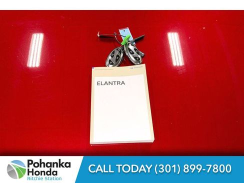 Used 2024 Hyundai Elantra Limited image 11