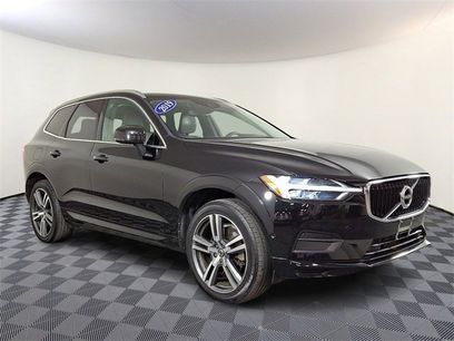 Used 2019 Volvo XC60 T6 Momentum w/ Multimedia Package