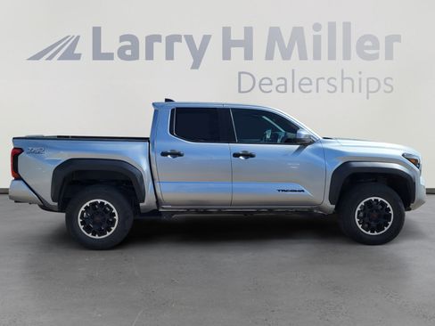 Certified 2024 Toyota Tacoma TRD Off-Road image 6