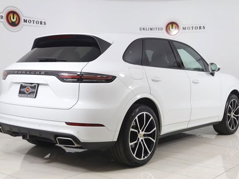 Used 2020 Porsche Cayenne AWD/4WD image 3