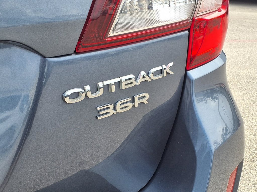 Used 2017 Subaru Outback 3.6R Limited AWD/4WD image 7