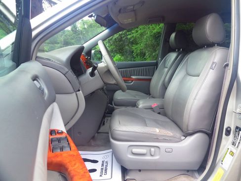 Used 2008 Toyota Sienna FWD image 13