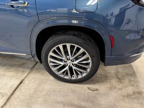 Certified 2025 Buick Enclave Avenir image 9