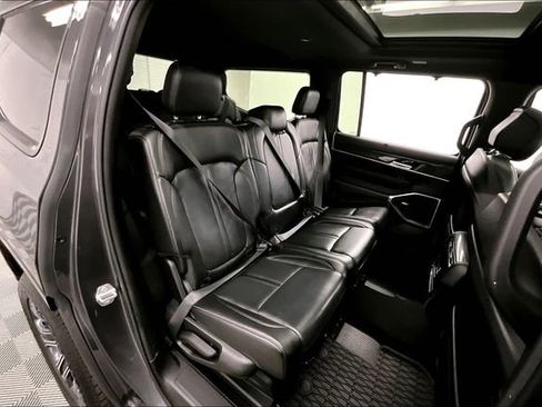 Used 2023 Jeep Wagoneer 4WD w/ Premium Group I image 25