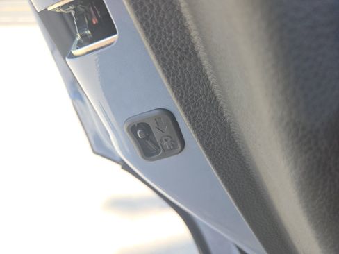 New 2025 Honda Pilot Touring image 37