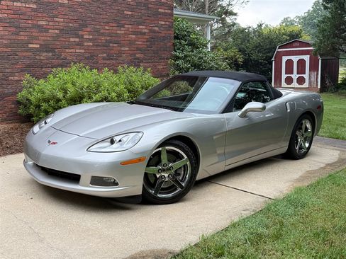 Used 2008 Chevrolet Corvette Convertible w/ Preferred Equipment Group RWD image 3