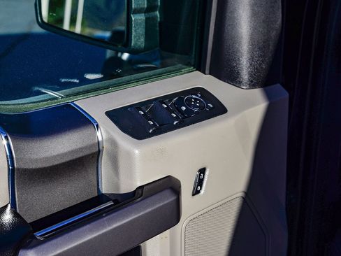 Used 2019 Ford F150 XLT w/ Equipment Group 302A Luxury image 22