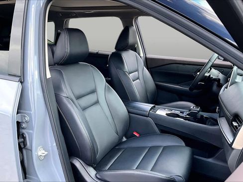 Certified 2023 Nissan Rogue SV w/ SV Premium B Package FWD image 9