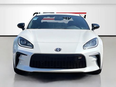 Used 2023 Toyota GR86 w/ ALL Weather Mat Package (TMS) RWD image 2