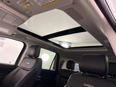 Used 2025 Ford Expedition Max Platinum w/ Driver's Package image 2