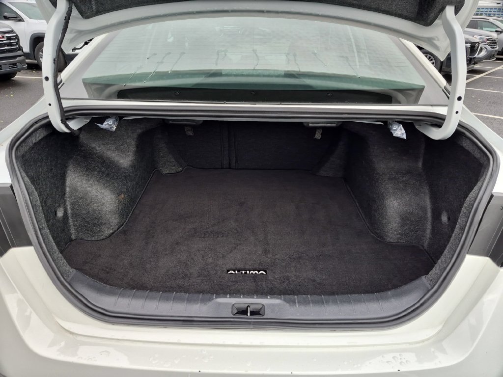 Used 2025 Nissan Altima 2.5 SV FWD image 25