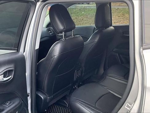 Used 2019 Jeep Compass Altitude image 14