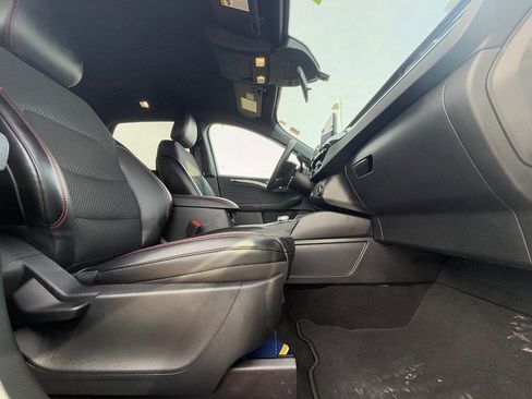 Certified 2025 Ford Escape ST-Line w/ Equipment Group 301A image 14