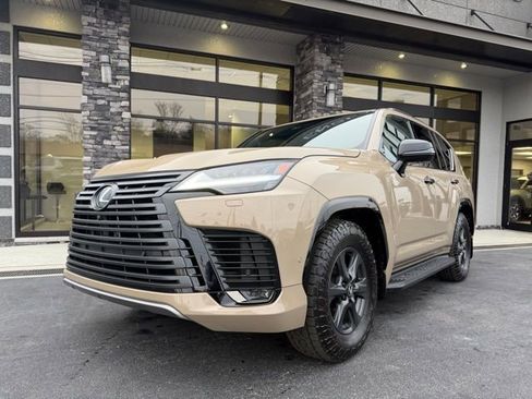 Used 2025 Lexus LX 700h Overtrail image 18