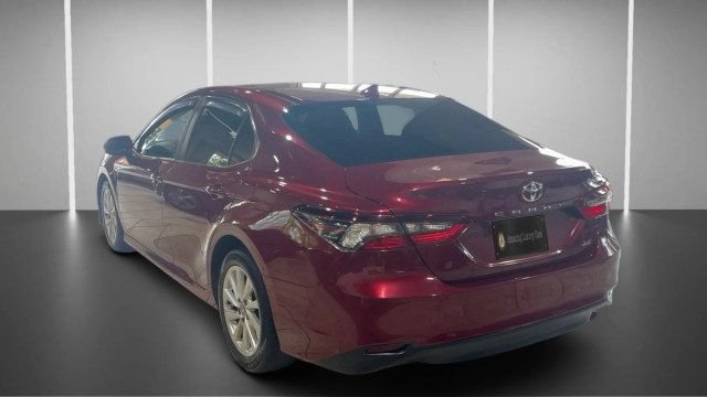 Used 2021 Toyota Camry LE FWD image 12