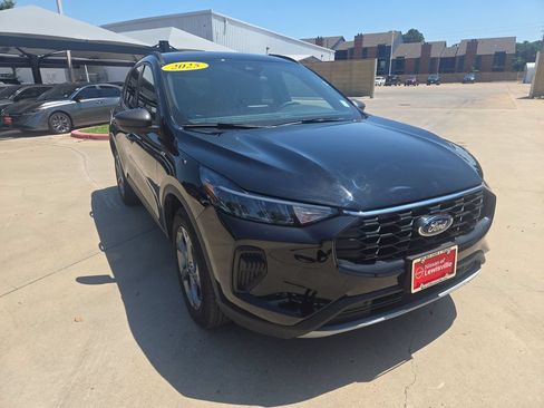 Used 2025 Ford Escape ST-Line AWD/4WD image 7