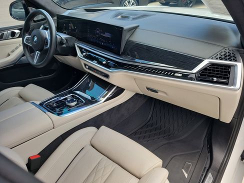 Used 2024 BMW X7 M60i w/ Executive Package AWD/4WD image 11