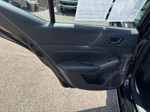Used 2025 Nissan Altima 2.5 SV FWD image 18