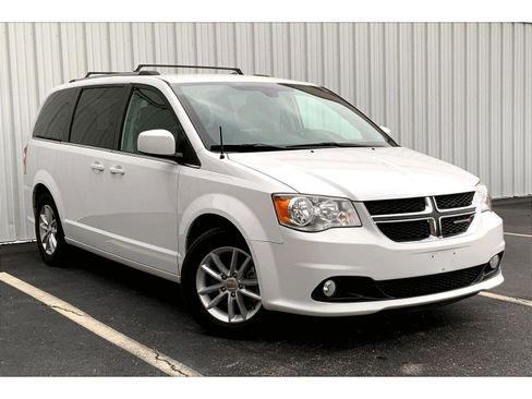 Used 2019 Dodge Grand Caravan SXT image 30