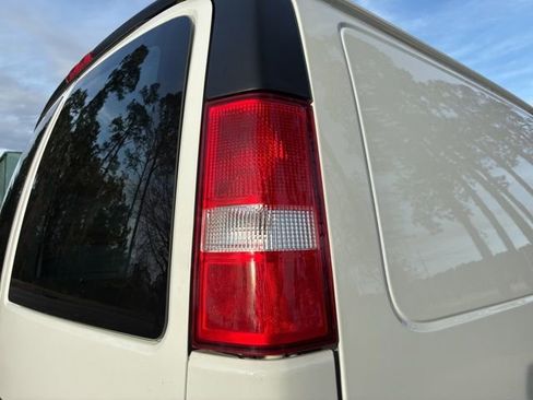 Used 2024 GMC Savana 2500 w/ Driver Convenience Package image 14