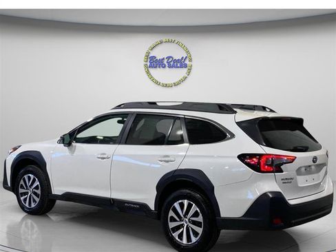 Used 2024 Subaru Outback Premium AWD/4WD image 3