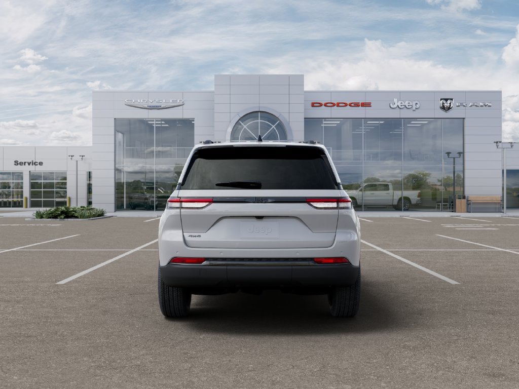 New 2025 Jeep Grand Cherokee 4WD image 7