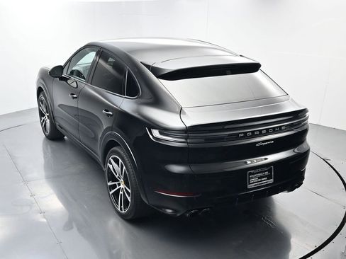 Certified 2024 Porsche Cayenne Coupe image 37