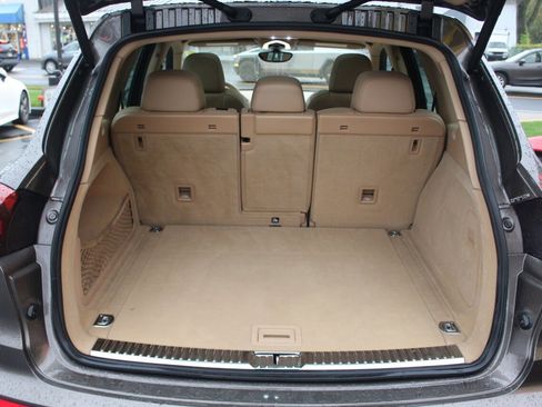 Used 2016 Porsche Cayenne image 22