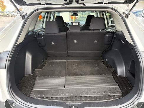 Used 2021 Toyota RAV4 LE image 18