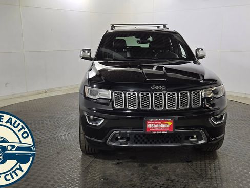 Used 2017 Jeep Grand Cherokee Overland AWD/4WD image 2