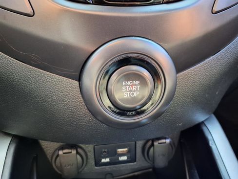 Used 2016 Hyundai Veloster Turbo FWD image 11