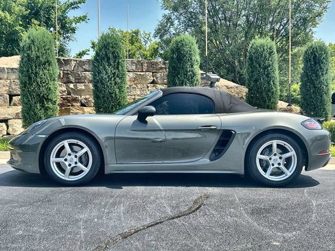 Used 2024 Porsche 718 Boxster RWD image 2