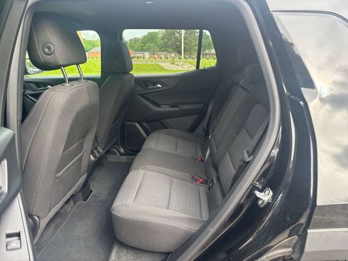 Used 2025 Chevrolet Equinox LT FWD image 24
