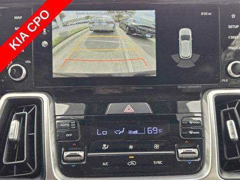 Certified 2023 Kia Sorento EX w/ Panoramic Sunroof Package FWD image 17