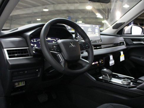 New 2026 Mitsubishi Outlander SE FWD image 5