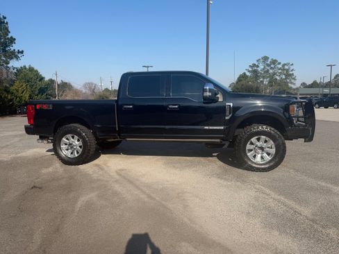 Used 2021 Ford F250 Platinum w/ FX4 Off-Road Package image 3