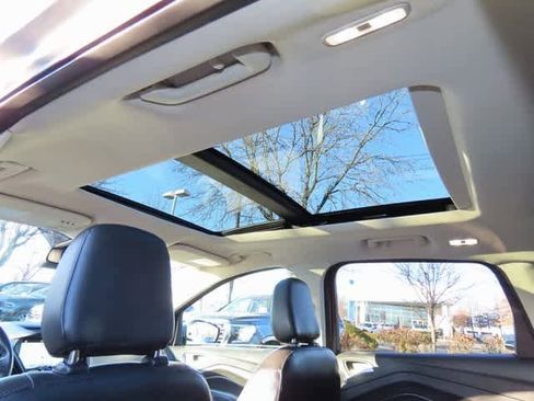 Used 2018 Ford Escape Titanium w/ Ford Safe & Smart Package image 17