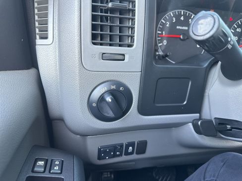 Used 2017 Nissan NV 2500 SV image 19