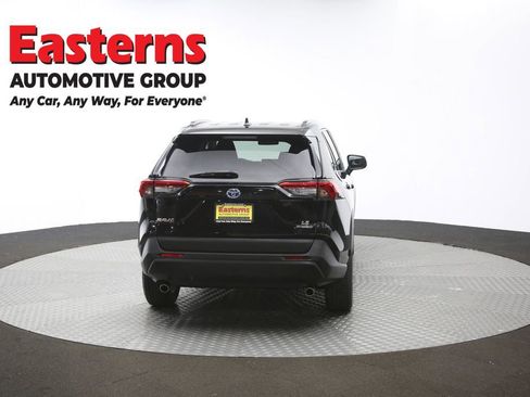 Used 2022 Toyota RAV4 LE AWD/4WD image 37