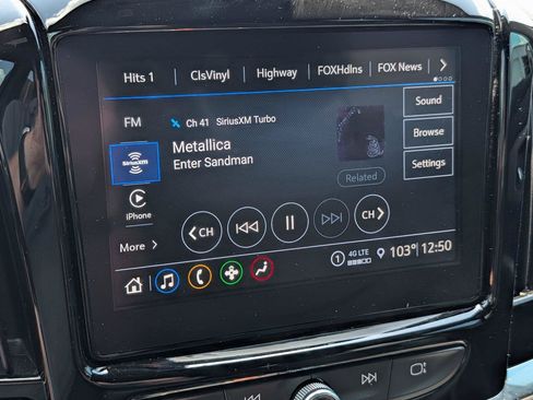 Used 2023 Chevrolet Traverse LT FWD image 16