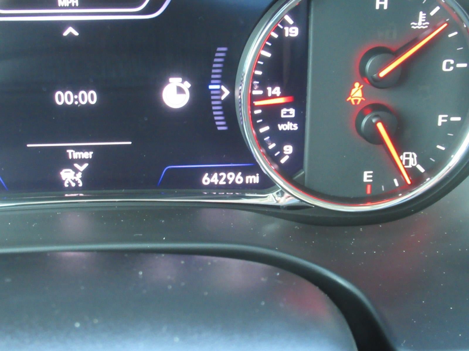 Used 2020 GMC Acadia Denali w/ Technology Package FWD image 33