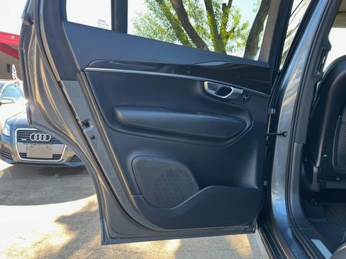 Used 2018 Volvo XC90 T6 Momentum w/ Convenience Package image 24