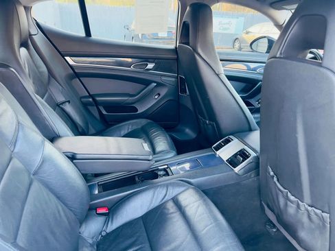 Used 2011 Porsche Panamera image 17