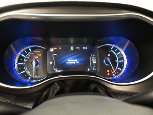 Used 2018 Chrysler Pacifica Limited w/ Advanced Safetytec Group FWD image 14