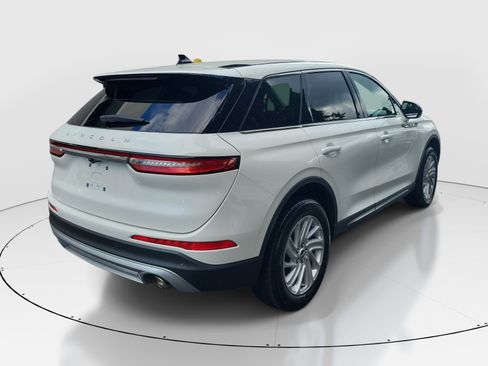 Used 2025 Lincoln Corsair FWD image 6