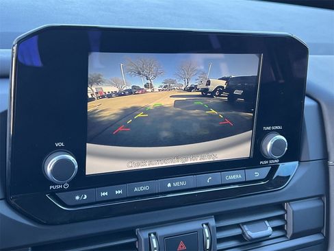 Certified 2025 Nissan Pathfinder S image 15