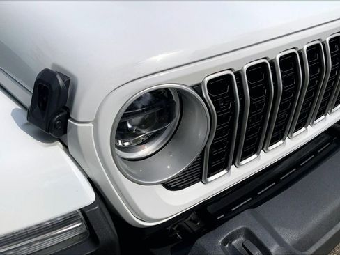 Certified 2024 Jeep Wrangler Unlimited Sahara AWD/4WD image 22