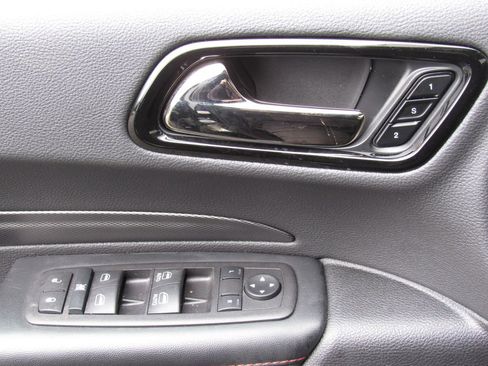 Used 2025 Dodge Durango GT image 39