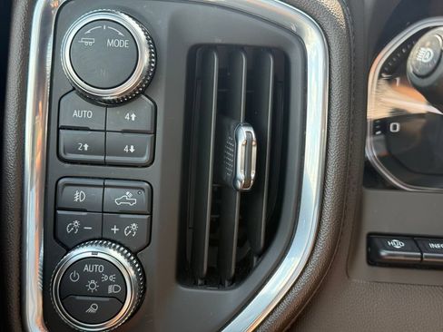 Used 2023 GMC Sierra 2500 Denali w/ Denali Ultimate Package AWD/4WD image 17
