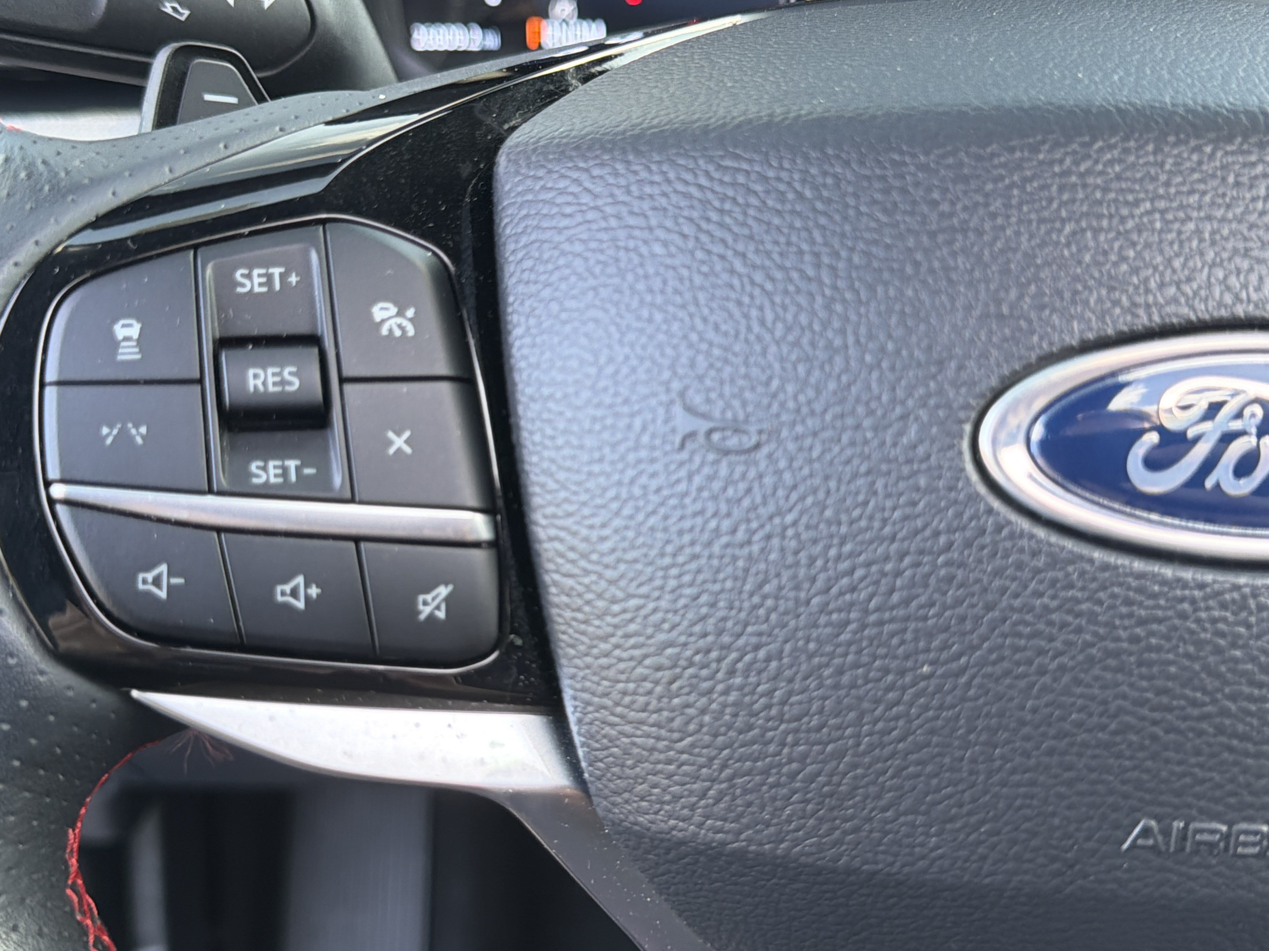 Used 2025 Ford Explorer ST w/ Sun And Sound Package AWD/4WD image 31